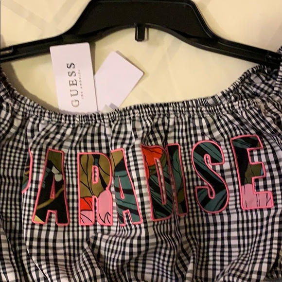 NWT Guess Paradise Crop top .Final Price 🌹 - Picture 2 of 5